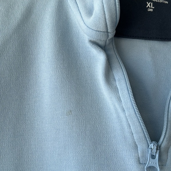BoysVineyard Vines quarter zip sweater light blue. Size XL (20) - Picture 6 of 6